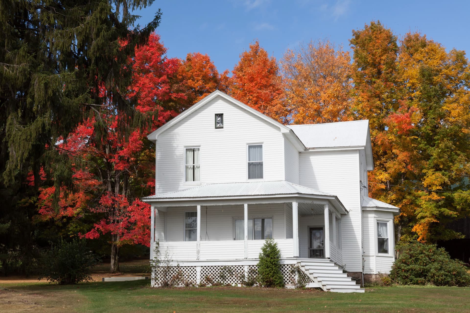 Farmhouse replacement by Roxaco Roofing